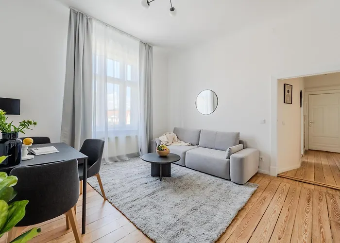 New 2 Bedroom Apt - Explorers & Remote Workers!
